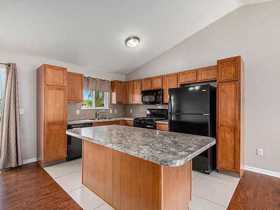 5th image of 2203 Winston View Dr NE