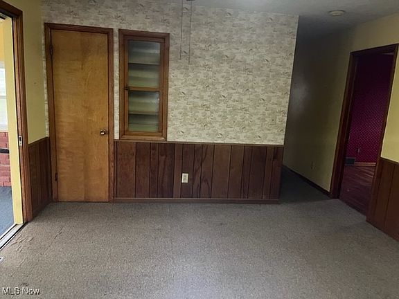 3rd image of 330 Susan Dr