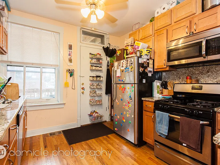 1533 W Leland Ave #1E — Photo 10