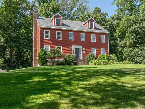 10 Barberry Ln, West Newbury, MA 01985