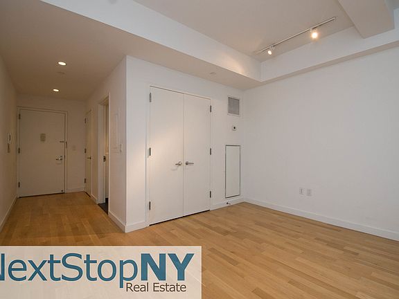 5th image of 90 William St #11EE
