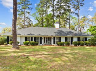 1304 Greenbriar Rd, Kinston, NC 28501