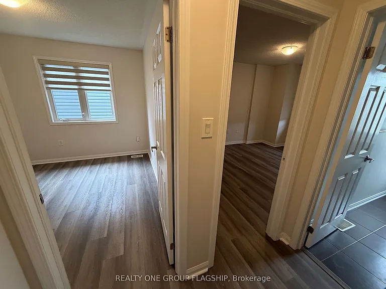 111 Higginbotham Cres — Photo 12