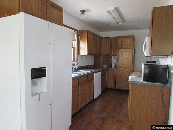 5th image of 386 Granite Dr