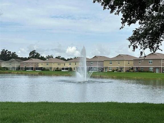 2nd image of 1329 Broken Oak Dr