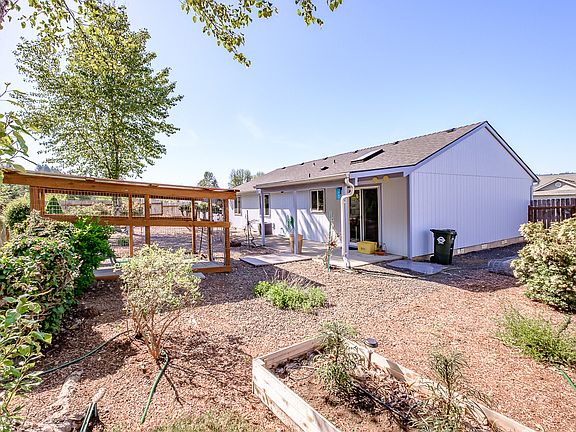 2nd image of 2831 Fir Ct
