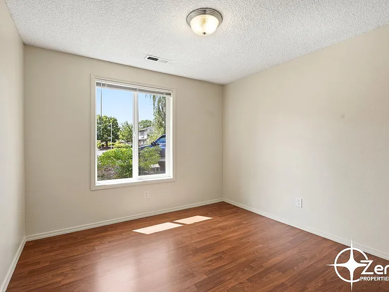 12719 NE 10th Ave — Photo 19