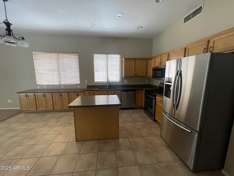 1680 W Saragosa St — Photo 12