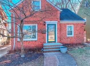 2405 Queenston Rd, Cleveland Heights, OH 44118