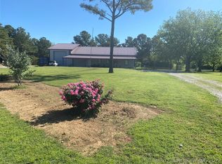 106 W Applegate Rd, Wilson, OK 73463