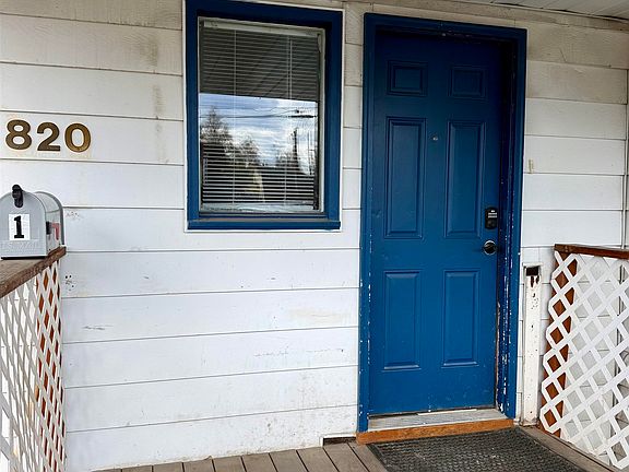 2nd image of 820 6th Ave