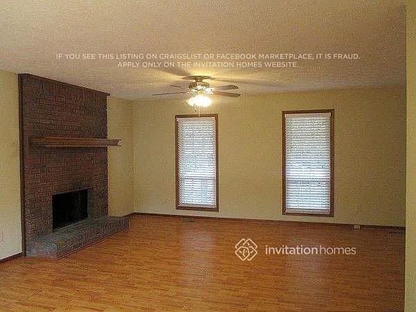 3142 Country Lake Dr — Photo 2