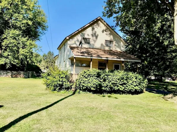 7935 Carl St, Freeland, MI 48623
