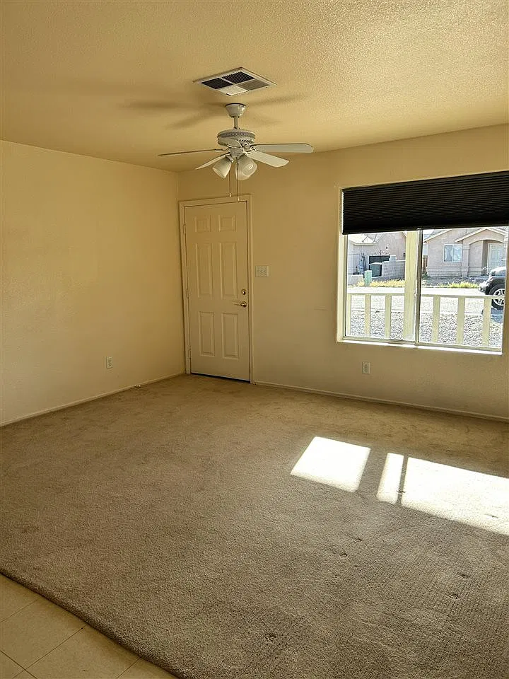 3 bed, 2.0 bath, 1008 sqft, $1,250 — Photo 4