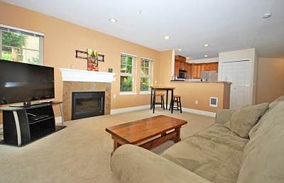 2nd image of 123 Queen Anne Ave #202