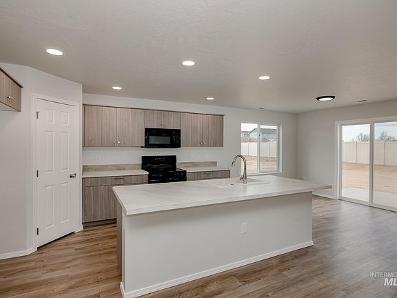 5th image of 5016 Endicott Dr