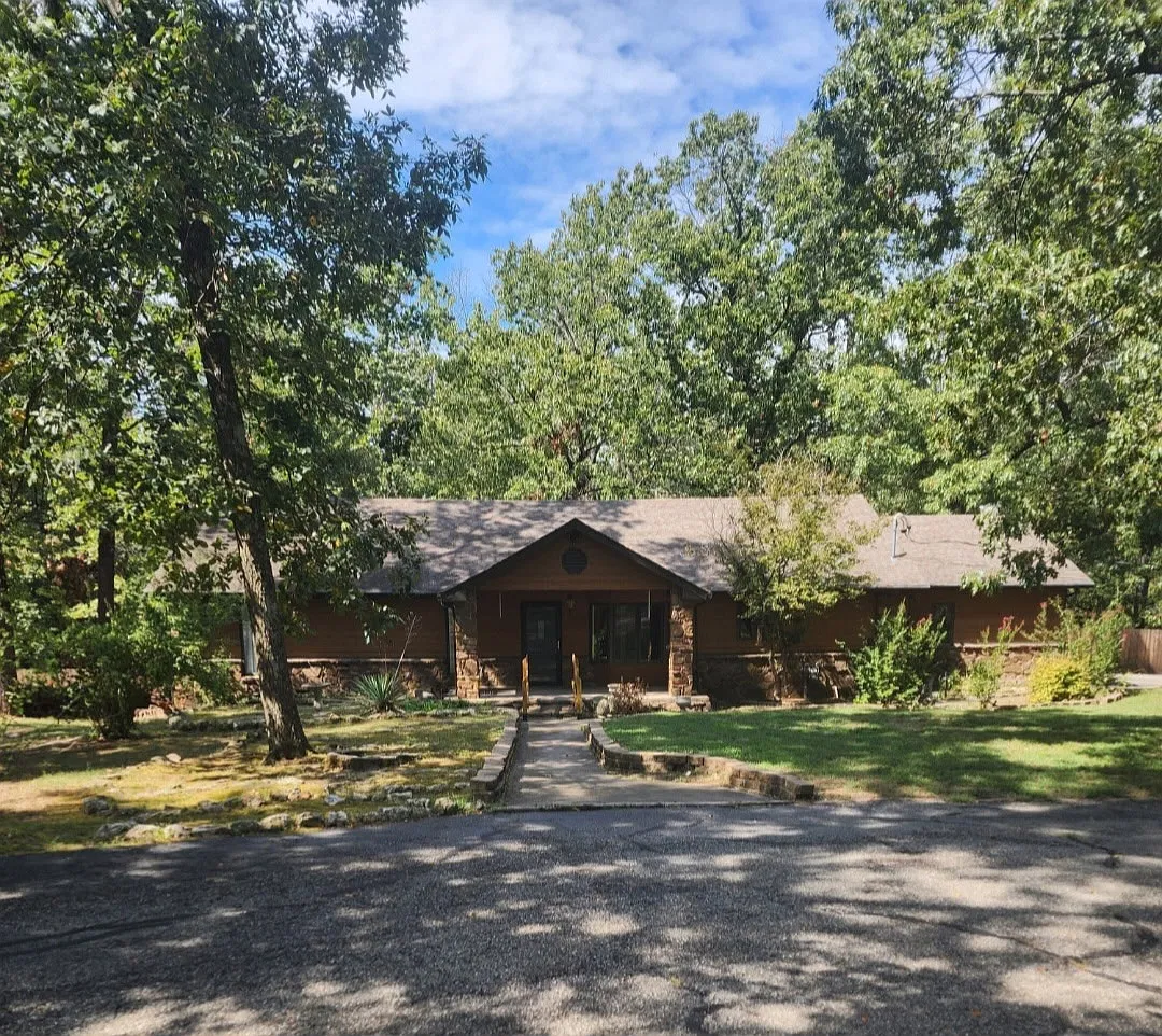 2 bed, 1800 sqft, $1,950 — Photo 1