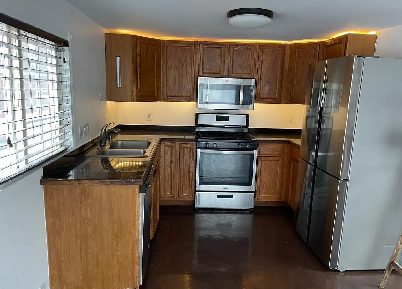 1 bed, 1000 sqft, $1,675 — Photo 2