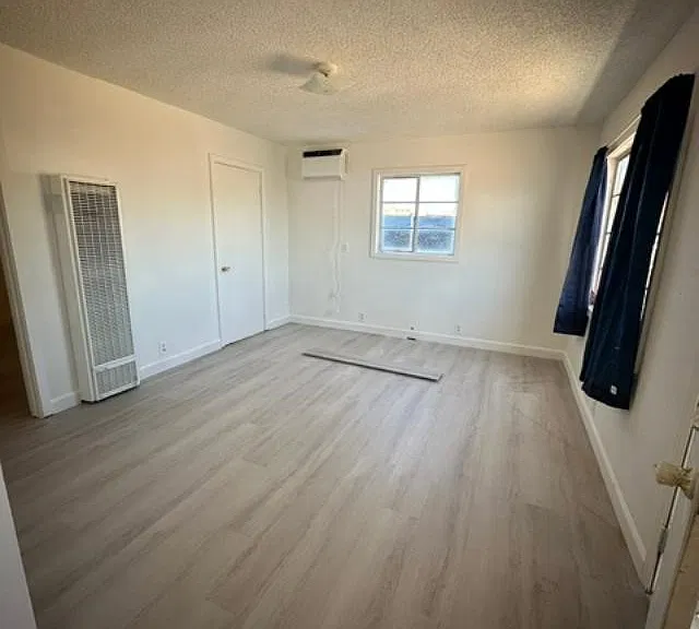 451 W Yermo Rd #C — Photo 2