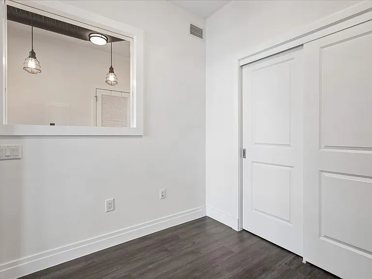 3225 Georgia Ave NW — Photo 9