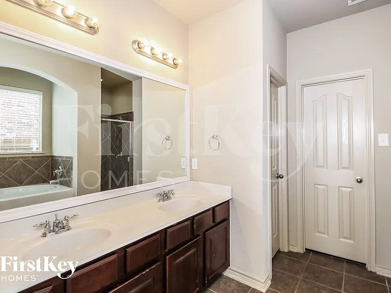 12832 Travers Trl — Photo 12