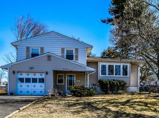 67 Rieder Rd, Edison, NJ 08817