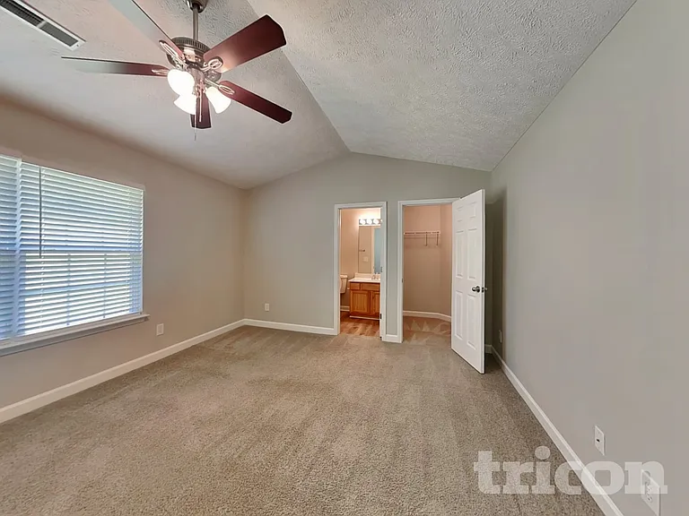 649 Belgium Dr — Photo 7