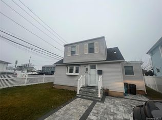 100 Clubhouse Rd, Bellmore, NY 11710