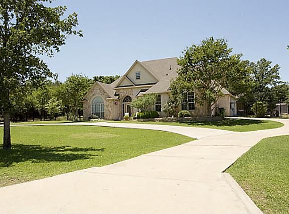 2nd image of 6908 Hollow Oak Trl
