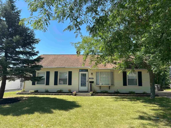 1520 Cypress Ln, Fort Wayne, IN 46825