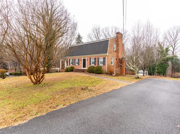 166 Lynwood Dr, Madison Heights, VA 24572
