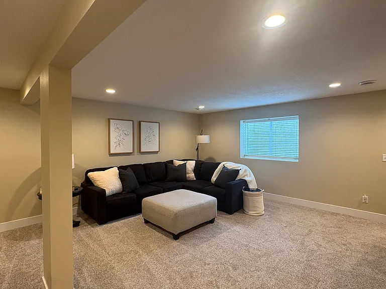 5701 Hertz Dr — Photo 4