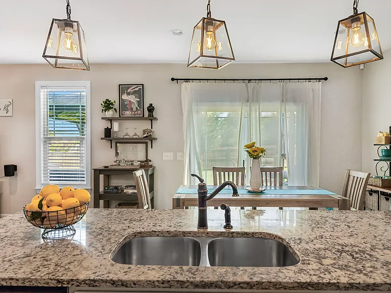 1010 Vanguard Dr — Photo 13
