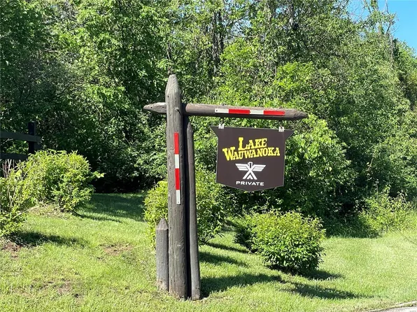 71 N Lake Dr, Hillsboro, MO 63050