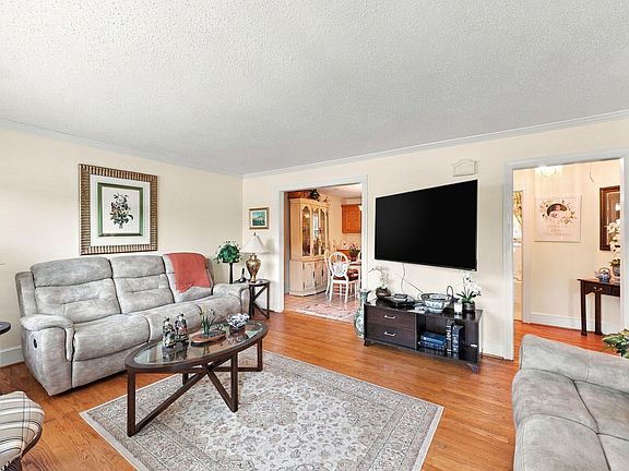 5th image of 717 Tingen Rd