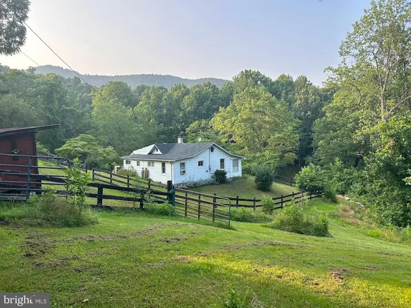 47 Chestnut Run Ln, Sperryville, VA 22740