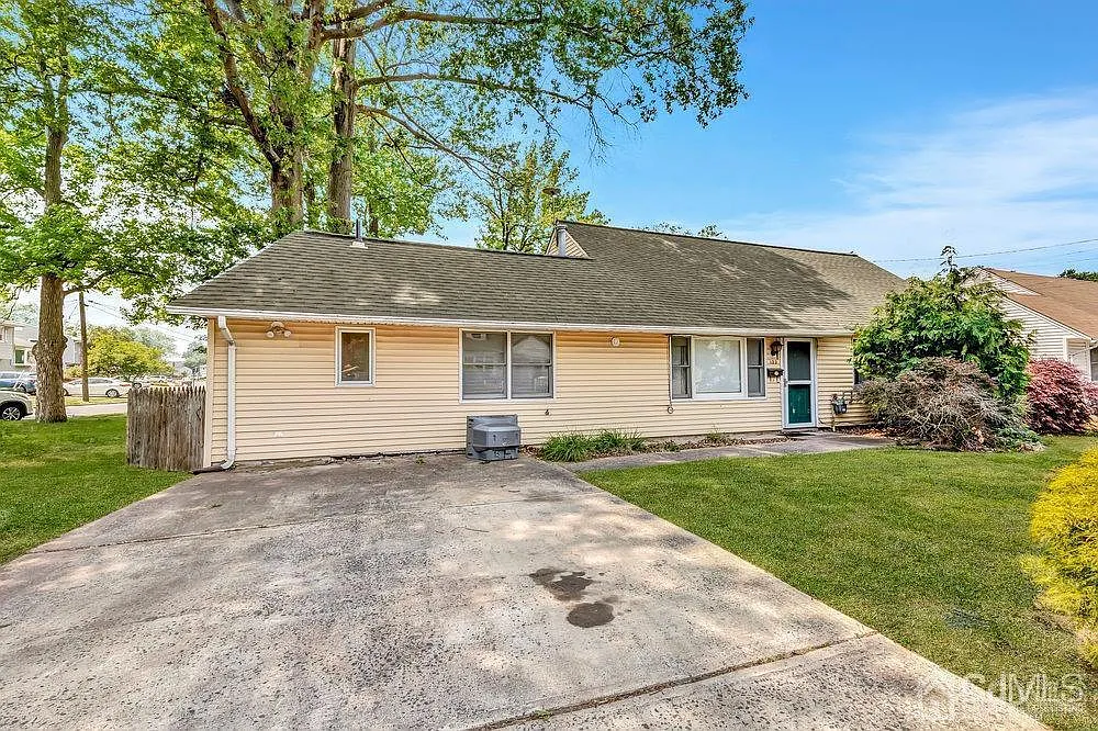 122 Vineyard Rd photo 1