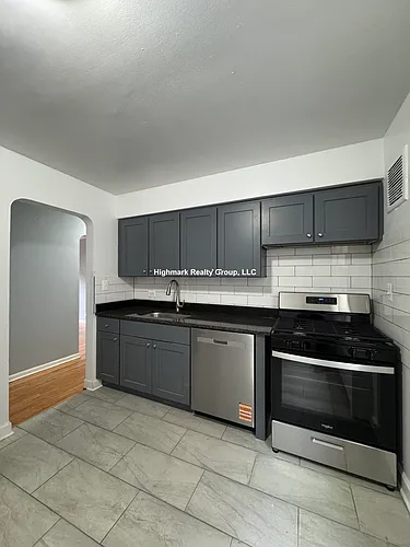 2752 W North Shore Ave Photo 1