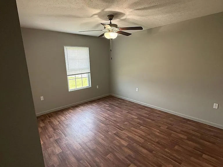 110 Nancy Ln — Photo 9