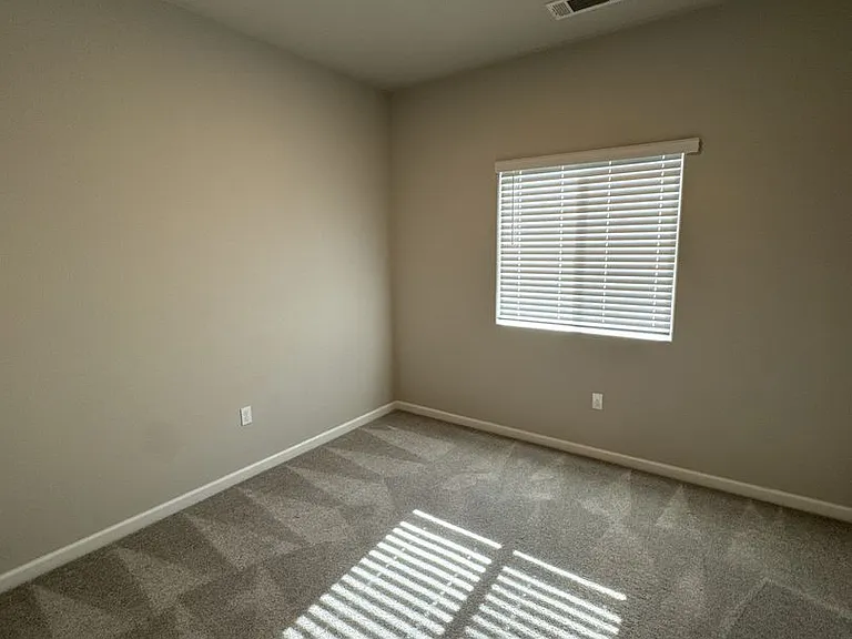 514 S Summit St #101-103 — Photo 13