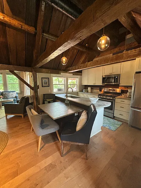1 bed, 750 sqft, $2,000 — Photo 3