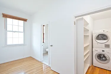 Rented by R New York