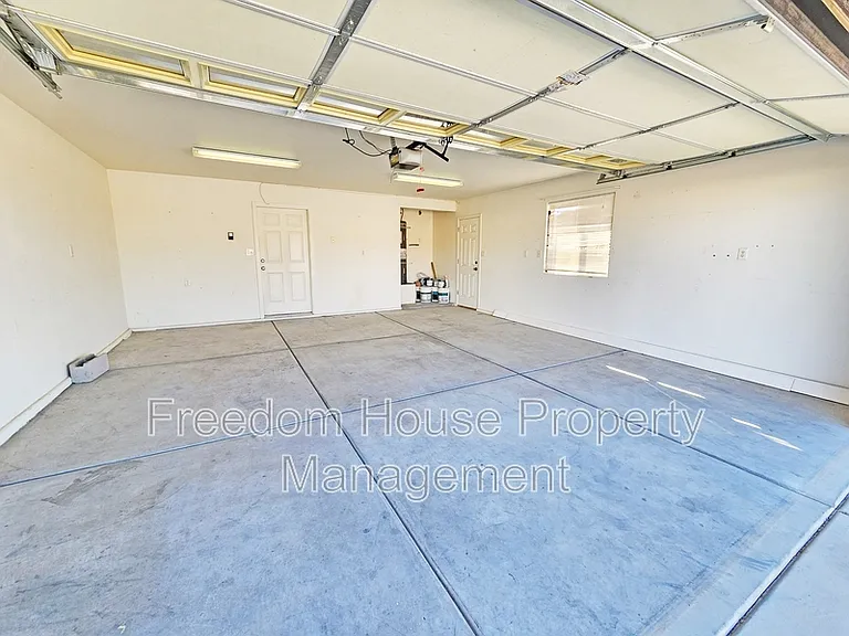 4591 Stoneham St — Photo 40