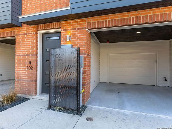 2nd image of 1606 N Hackberry #102