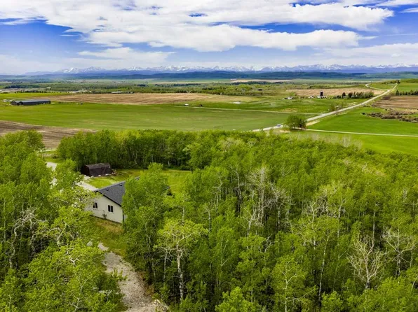 322253 112th St W, Foothills County, AB T1S 5H9