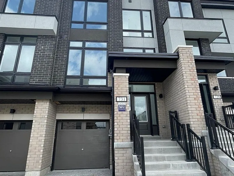 731 Heathrow Path — Photo 1