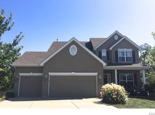 6916 Eagle Crest Dr, Pacific, MO 63069