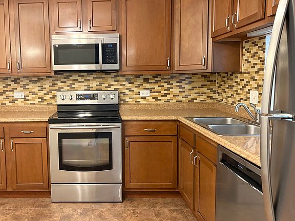 3rd image of 1295 N Sterling Ave Unit 204