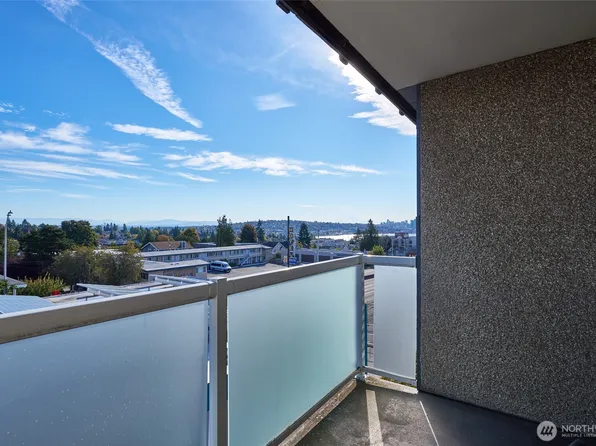 812 N 42nd Street #301, Seattle, WA 98103