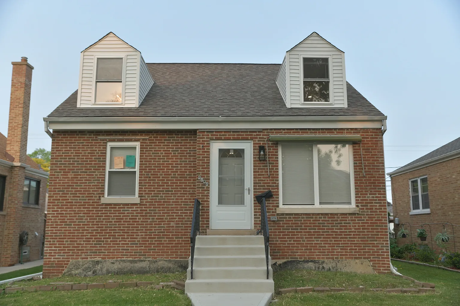 2505 Clarke St photo 1